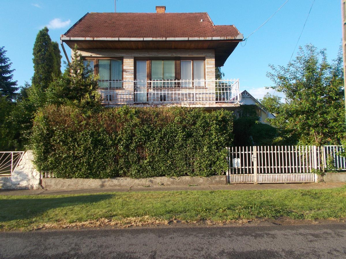 Pávai Apartman Hajdúszoboszló Exterior foto